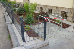 Fahrradstellplätze, Vorgärten und Zäune